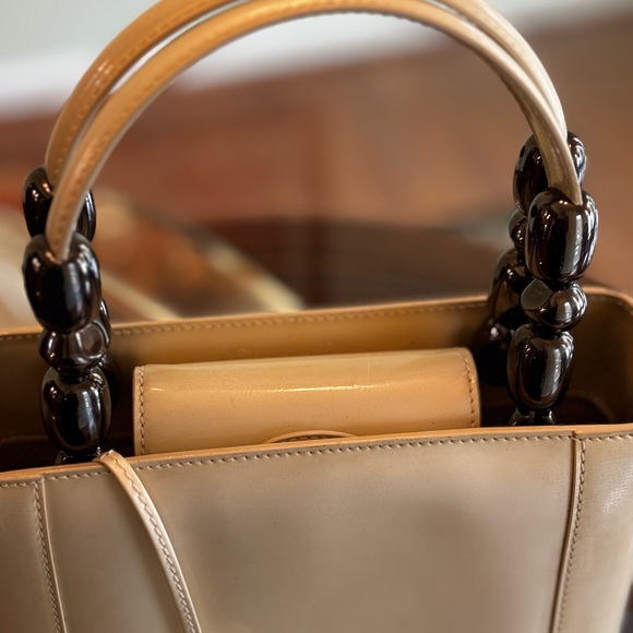 Polished Christian Dior Tan Patent Shoulder Bag with Glossy Bead Handles - Picture 2 of 13